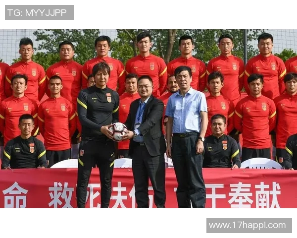 足球明星圣西尼的传奇之路与他对足球的热爱与奉献